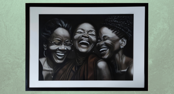 Tres mujeres riendo inicial