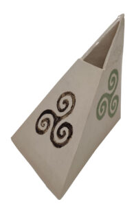 jarrón triangular 2