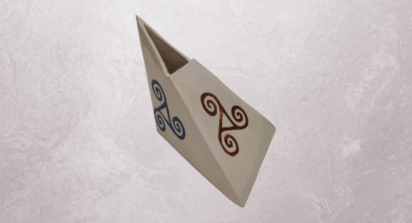 jarrón triangular inicial